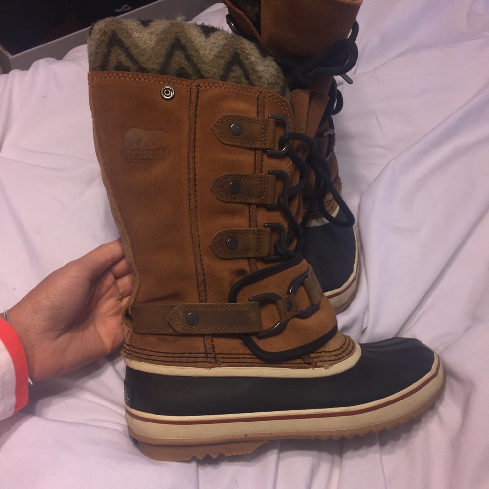 Women’s Sorel winter boots (9/9.5)